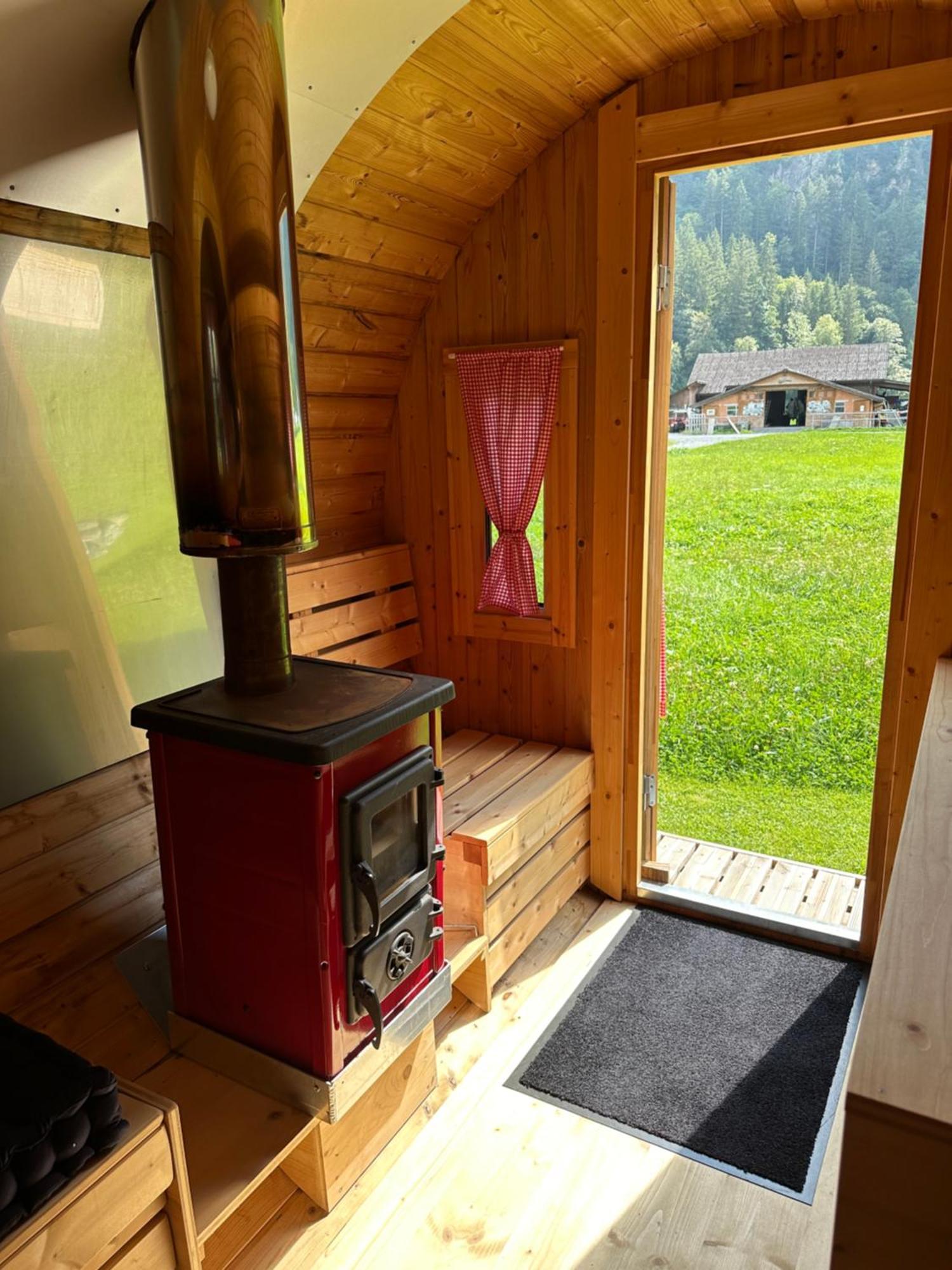 Schlafen Im Fass - Schlaffass - Abenteuer - Romantik - Haslifass Innertkirchen Esterno foto